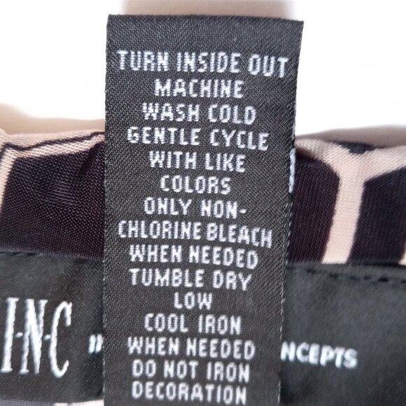 WOMEN'S INC INTERNATIONAL CONCEPTS BLACK AND WHITE TANK TOP. SIZE M - Picture 5 of 5